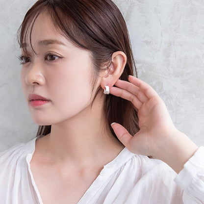 ピアス  ニッケルフリー neige. 凸凹 カーブ スタッドピアス