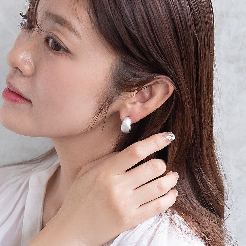 ピアス  ニッケルフリー neige. カーブ C型 スタッドピアス