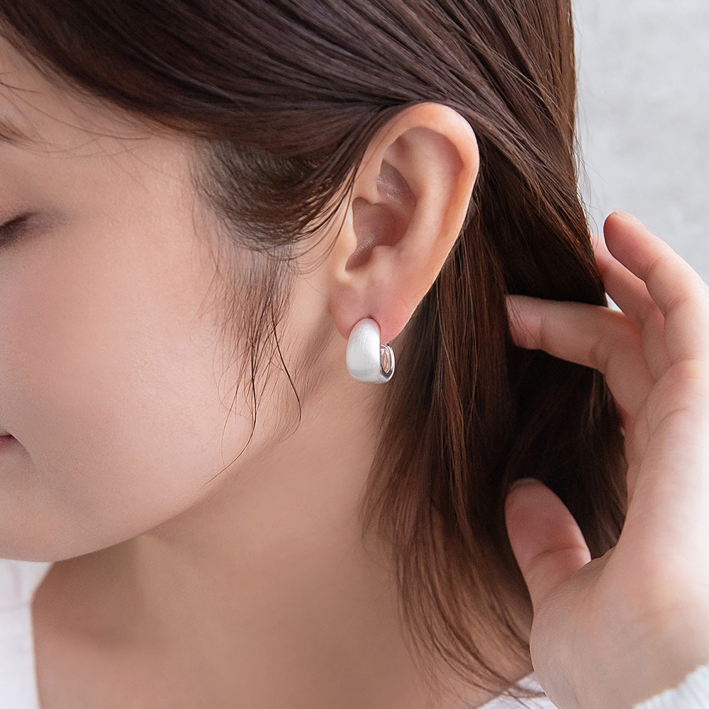 ピアス  ニッケルフリー neige. カーブ C型 スタッドピアス