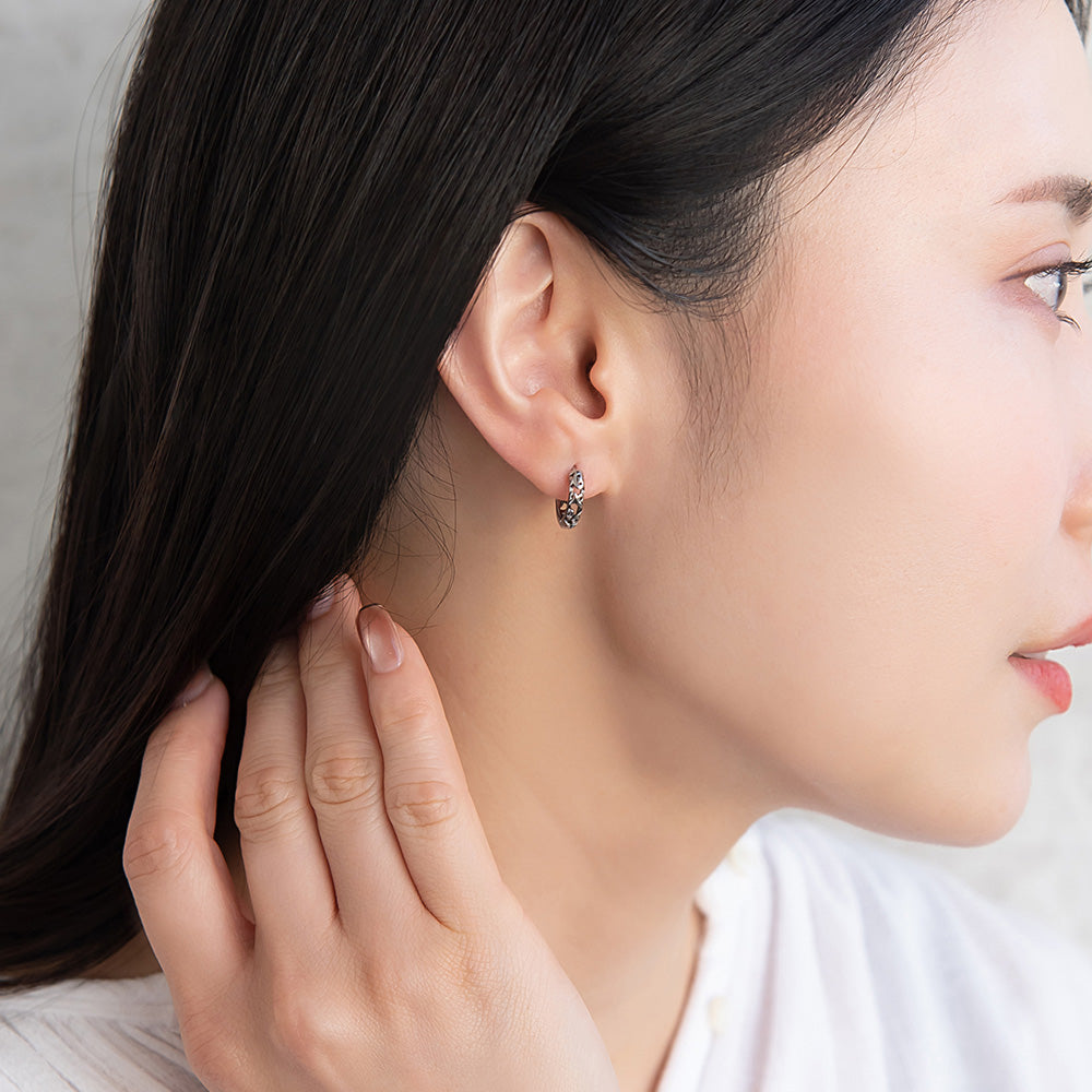 ピアス Awesome 透かし 模様 ステンレス ワンタッチ キャッチレス フープピアス