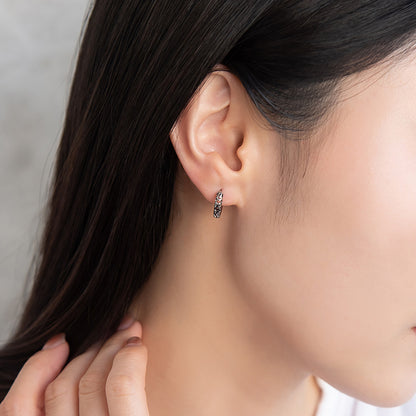 ピアス Awesome 透かし 模様 ステンレス ワンタッチ キャッチレス フープピアス