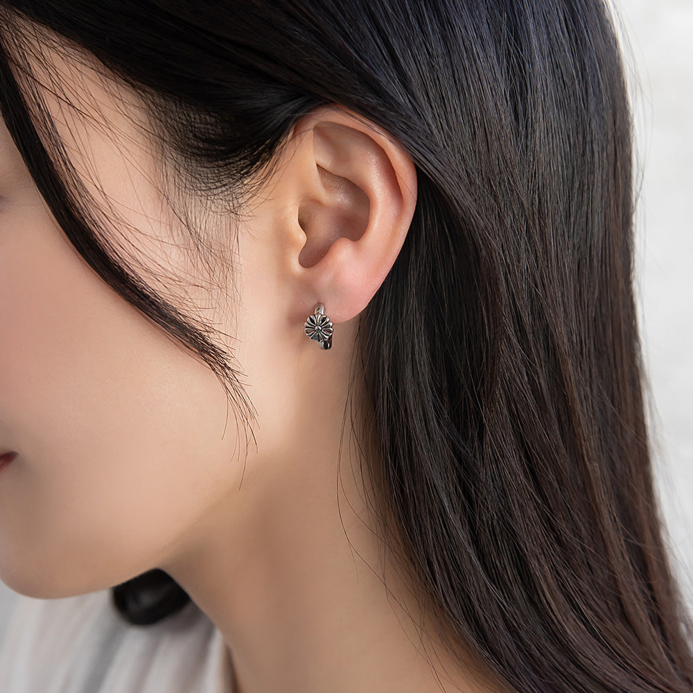 ピアス Awesome 菊紋 ステンレス ワンタッチ キャッチレス フープピアス