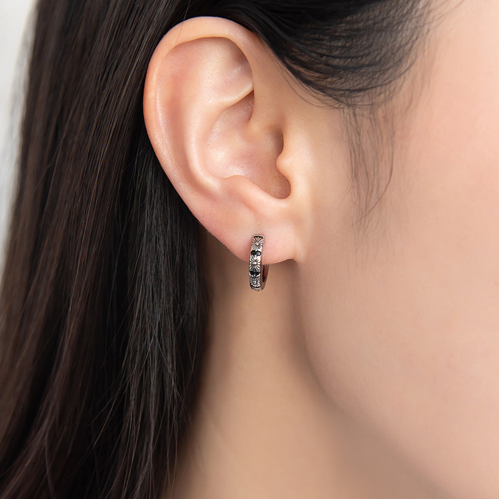 ピアス Awesome 菊紋 ステンレス ワンタッチ キャッチレス フープピアス