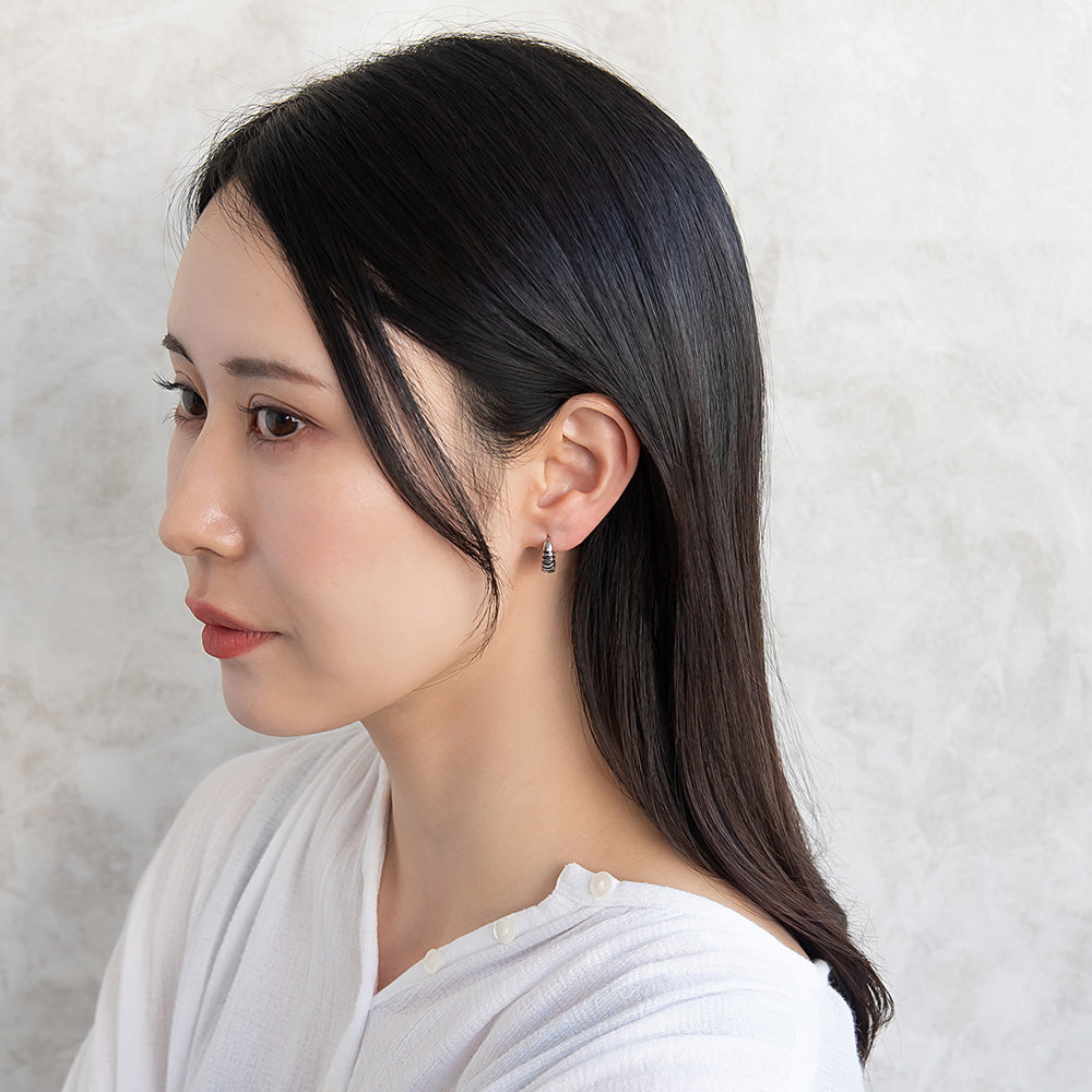 ピアス Awesome ボーダー  カーブライン ステンレス ワンタッチ キャッチレス フープピアス