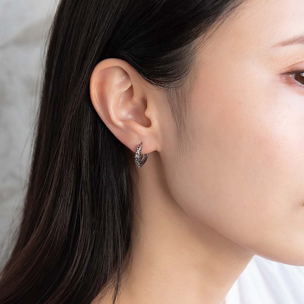 ピアス Awesome アラベスク模様 ステンレス ワンタッチ キャッチレス フープピアス