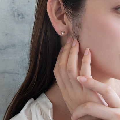 ピアス ニッケルフリー rose cut キュービックジルコニア メタル フレーム オーバル チタンポスト スタッドピアス