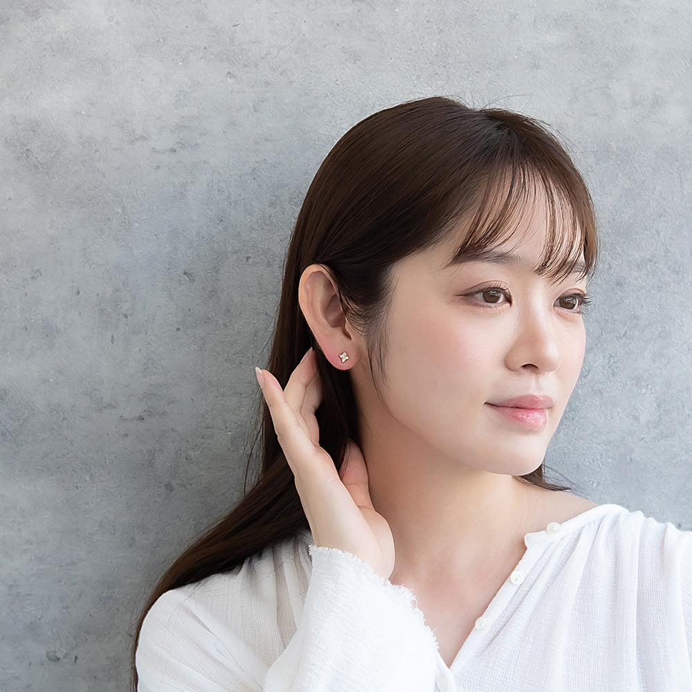 ピアス ニッケルフリー メタル キュービックジルコニア ロンバス クロス ライン ダブルロックキャッチ ピュアチタニウムポスト スタッドピアス