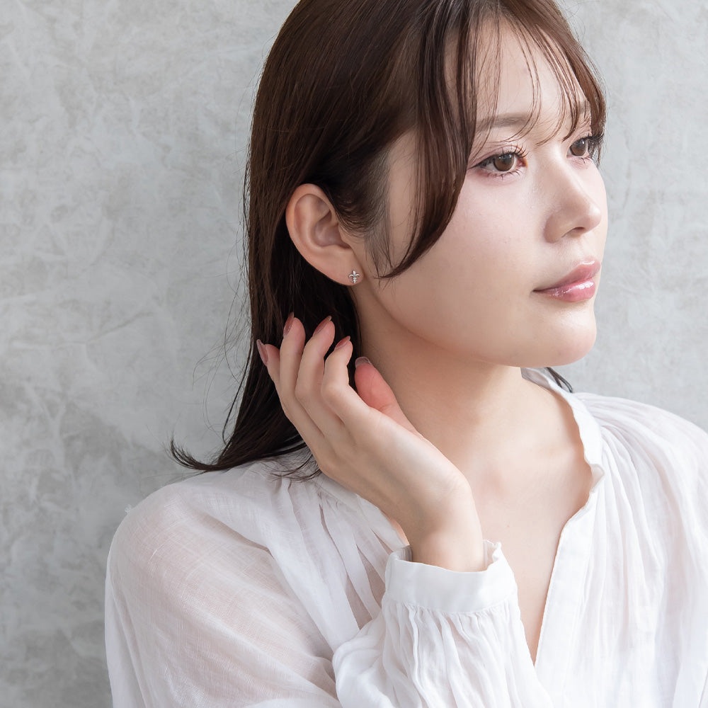 ピアス ニッケルフリー シルバー925 ミニ 百合の紋章 スタッドピアス