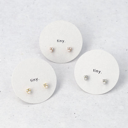 ピアス tiny. ニッケルフリー メタル ストーン ダブル パール 小粒 スタッドピアス