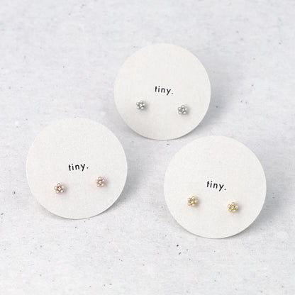 ピアス tiny. ニッケルフリー メタル ストーン パール フラワー 小粒 スタッドピアス