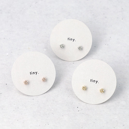 ピアス tiny. ニッケルフリー メタル ストーン パール フラワー 小粒 スタッドピアス