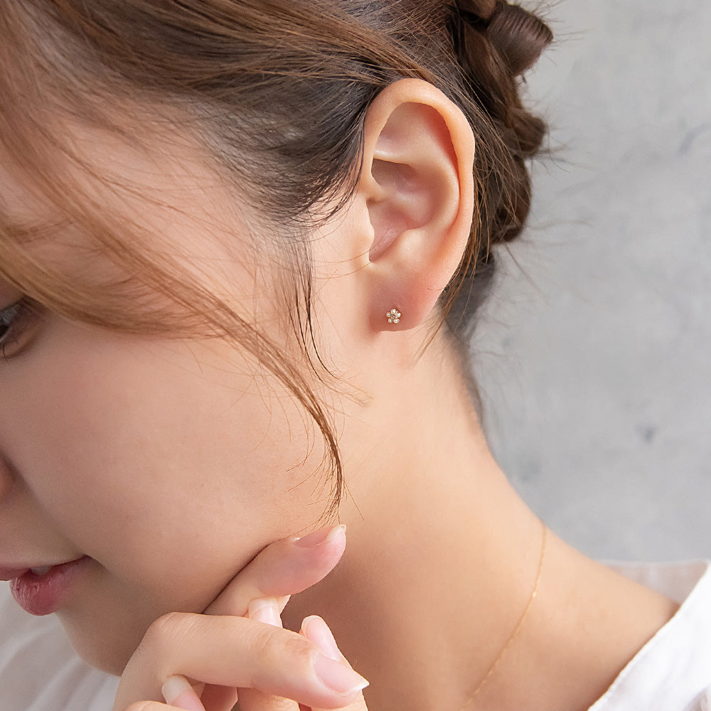 ピアス tiny. ニッケルフリー メタル ストーン パール フラワー 小粒 スタッドピアス