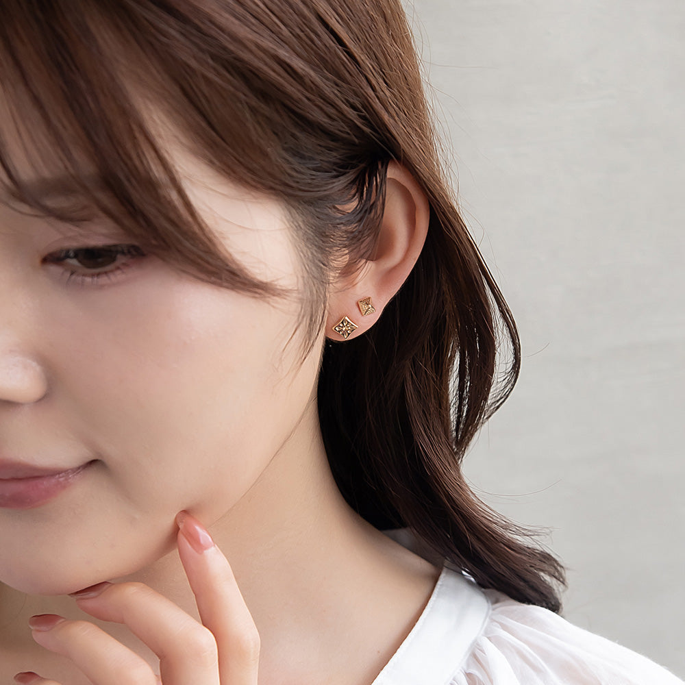 ピアス ニッケルフリー 百合の紋章 ロンバス 6個セット チタンポスト スタッドピアス