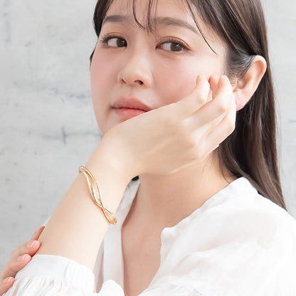 ブレスレット ニッケルフリー メタル クロス マグネットバングル