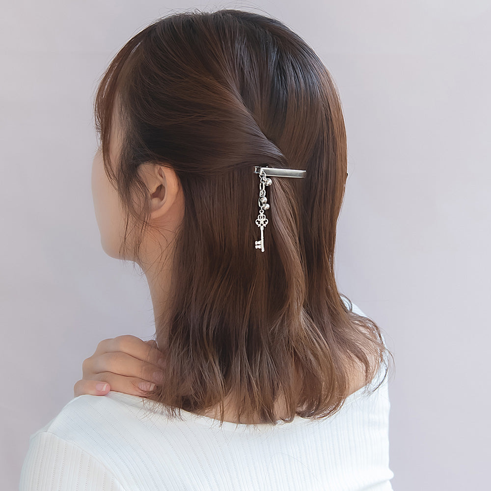 ヘアクリップ yura メタル ボール 鍵 チェーン 下がり 2個セット サイドクリップ