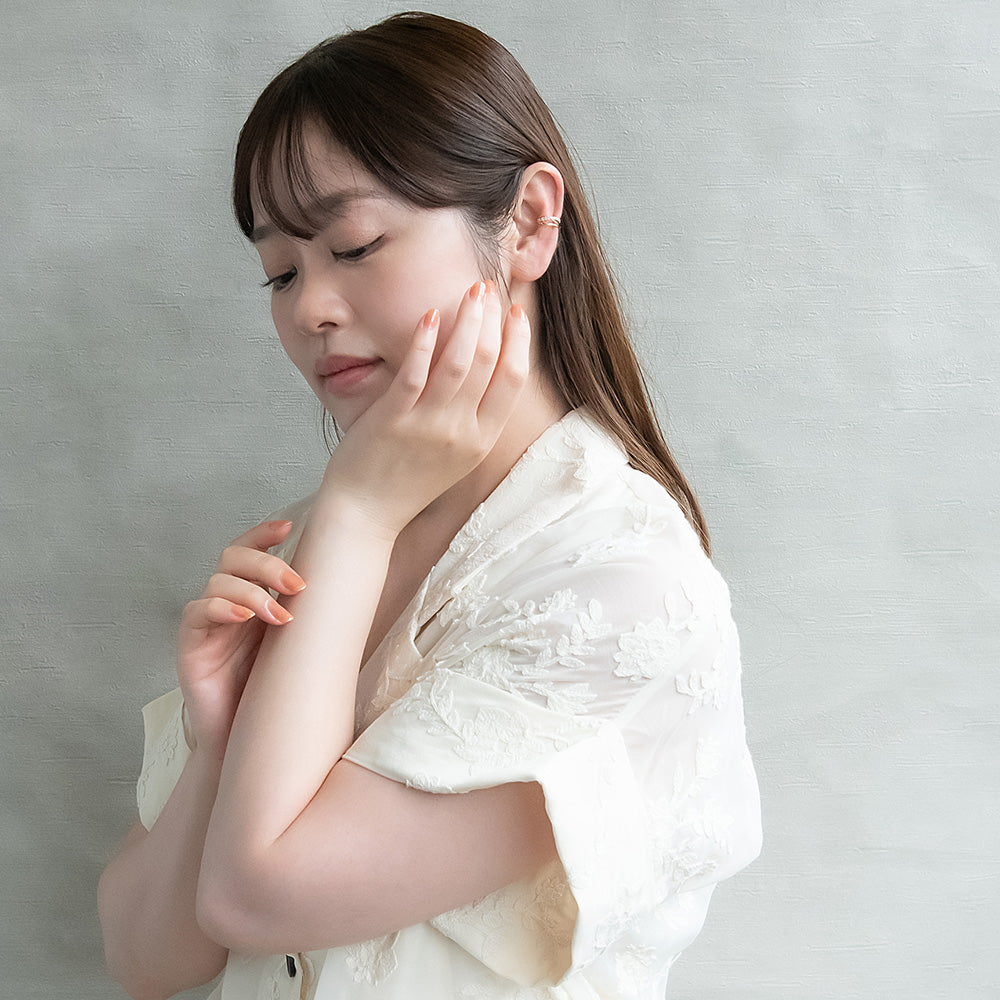 イヤーカフ ニッケルフリー メタル クロス スリー ライン キュービックジルコニア イヤリング 【片耳用】