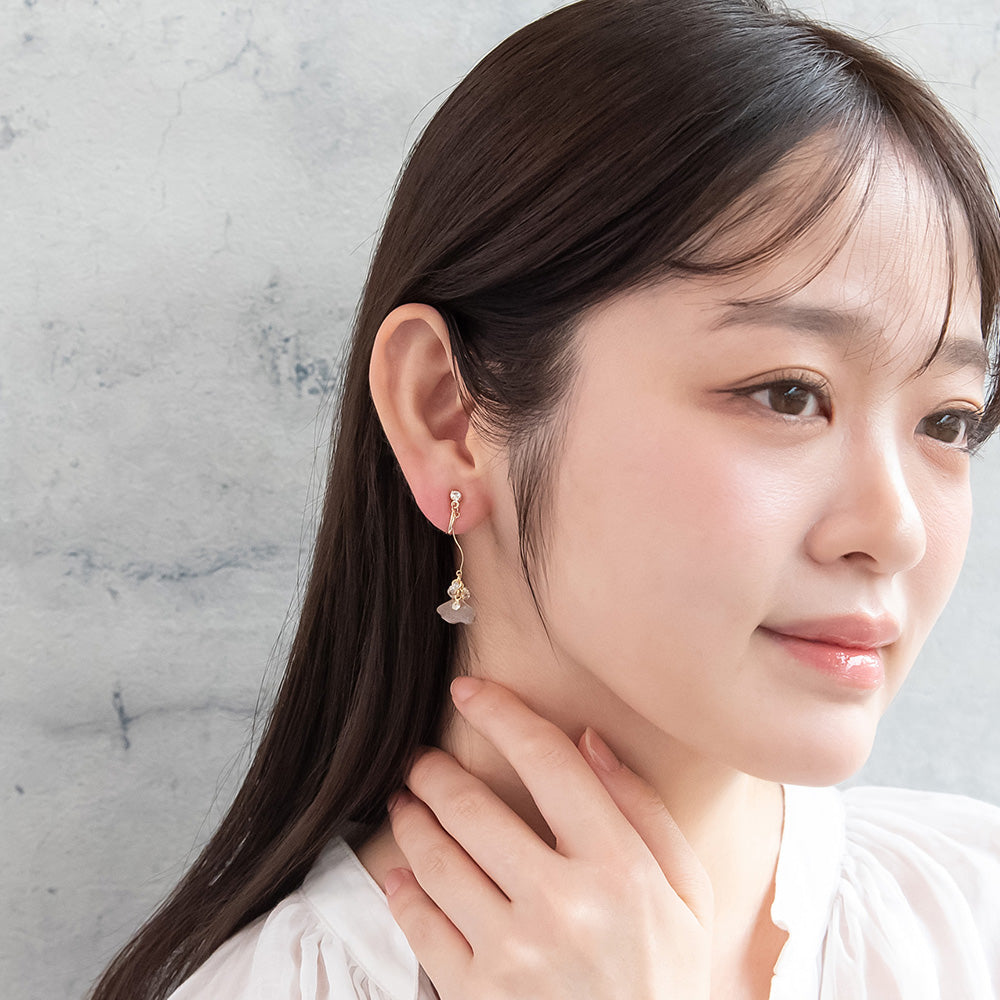 イヤリング ニッケルフリー 花びら メタル ラメ くすみカラー ネジバネ式イヤリング