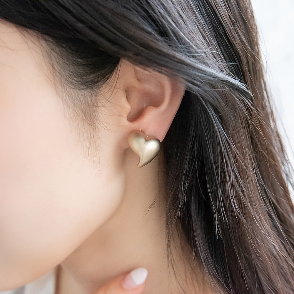 イヤリング ニッケルフリー sable gold メタル プランプ ハート ネジバネ式イヤリング