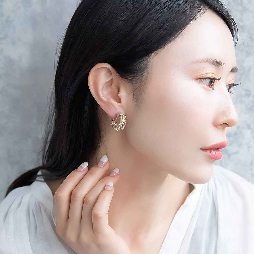 イヤリング ニッケルフリー sable gold メタル ツイスト チェーン C型 ネジバネ式イヤリング