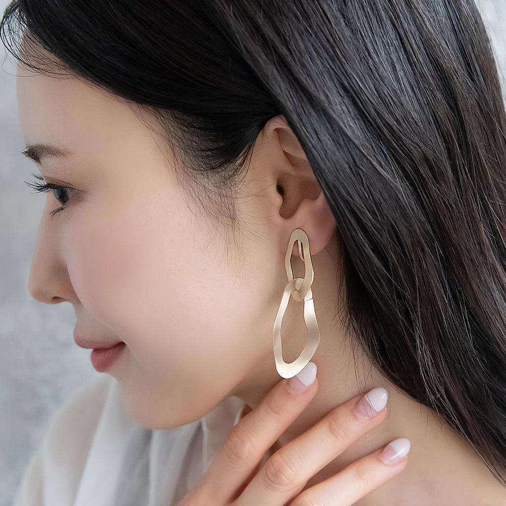 イヤリング ニッケルフリー sable gold メタル ダブル ウェーブ ドロップ ネジバネ式イヤリング