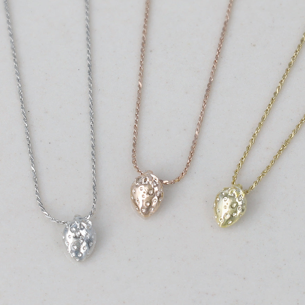 ネックレス tiny. ニッケルフリー メタル イチゴ フルーツ 極小 超極細 チェーン プチネックレス