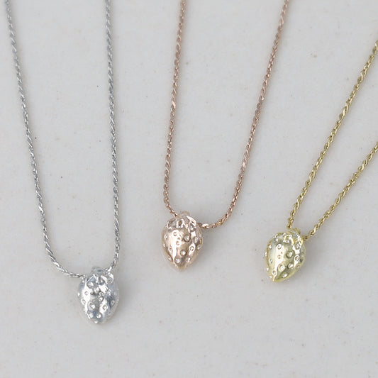 ネックレス tiny. ニッケルフリー メタル イチゴ フルーツ 極小 超極細 チェーン プチネックレス