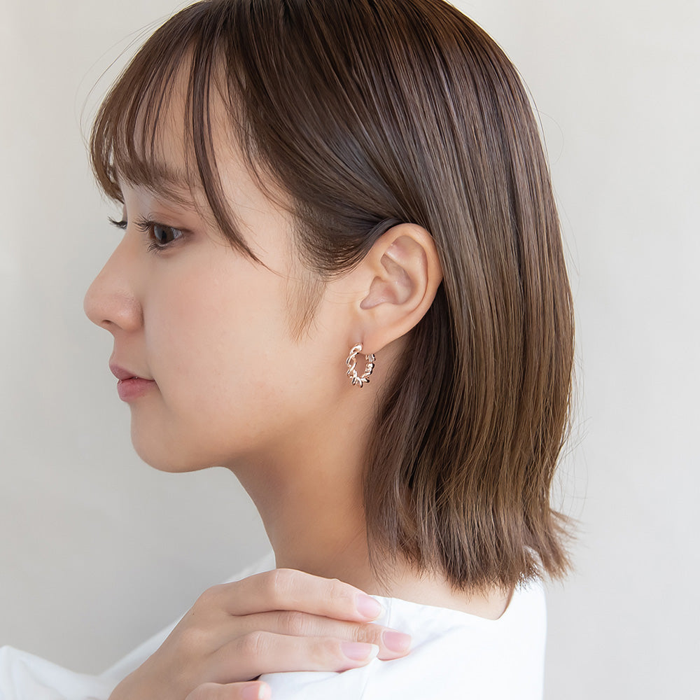 ピアス ニッケルフリー ロゼシルバー ツイスト クロス チタンポスト フープピアス