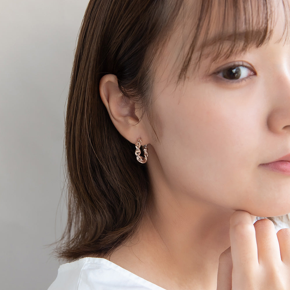 ピアス ニッケルフリー ロゼシルバー ツイスト クロス チタンポスト フープピアス
