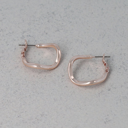 ピアス ニッケルフリー ロゼシルバー ウェーブ ライン チタンポスト フープピアス