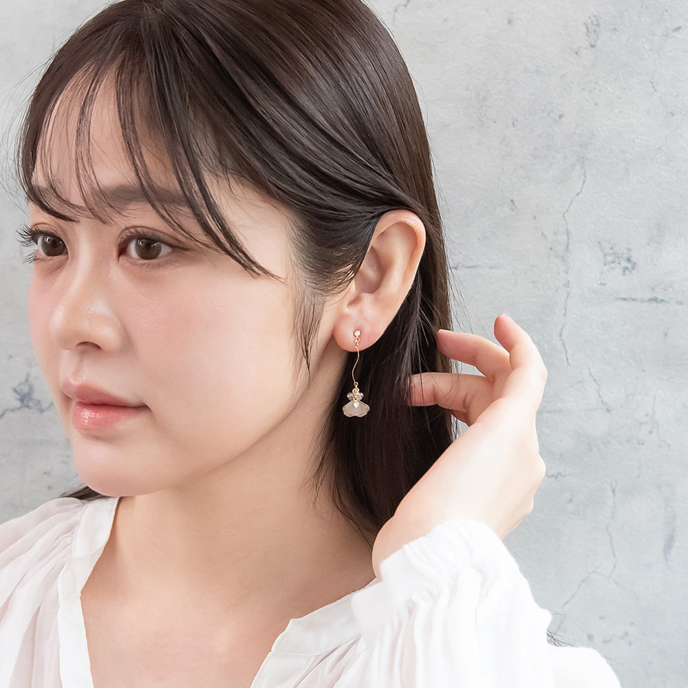 ピアス ニッケルフリー 花びら メタル ラメ くすみカラー チタンポスト スタッドピアス