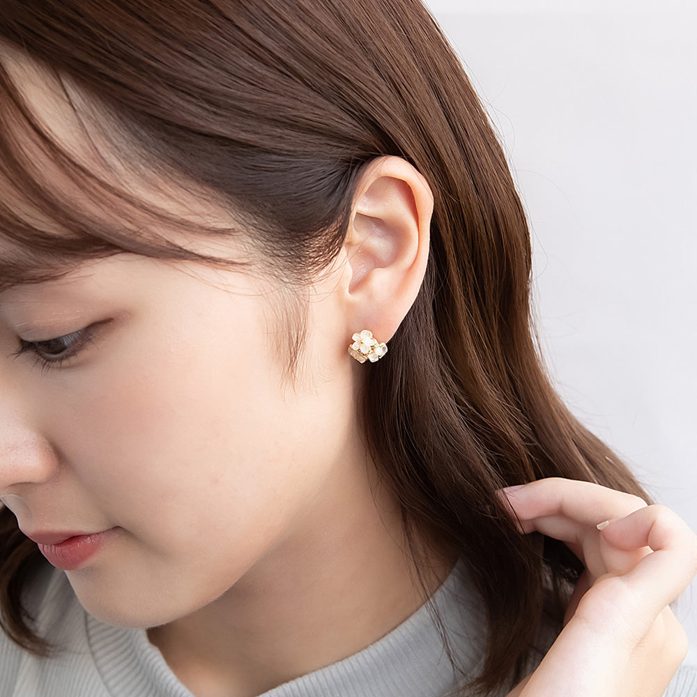 ピアス ニッケルフリー フラワー チタンポスト スタッドピアス