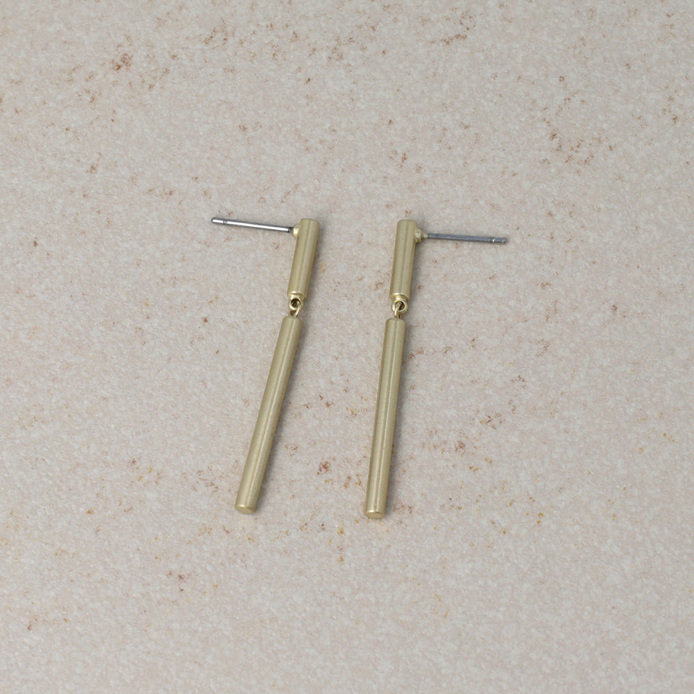 ピアス ニッケルフリー sable gold メタル シリンダー スウィング スタッドピアス