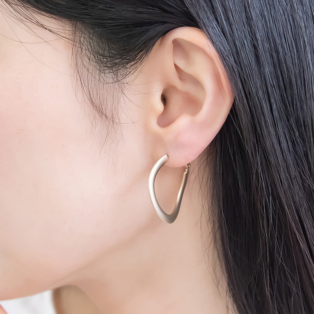 ピアス ニッケルフリー sable gold メタル カーブ フープピアス