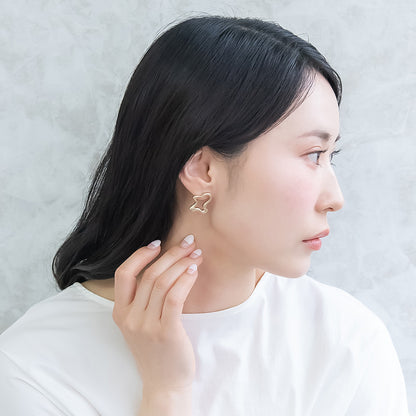 ピアス ニッケルフリー sable gold メタル ウエーブ メルト スタッドピアス