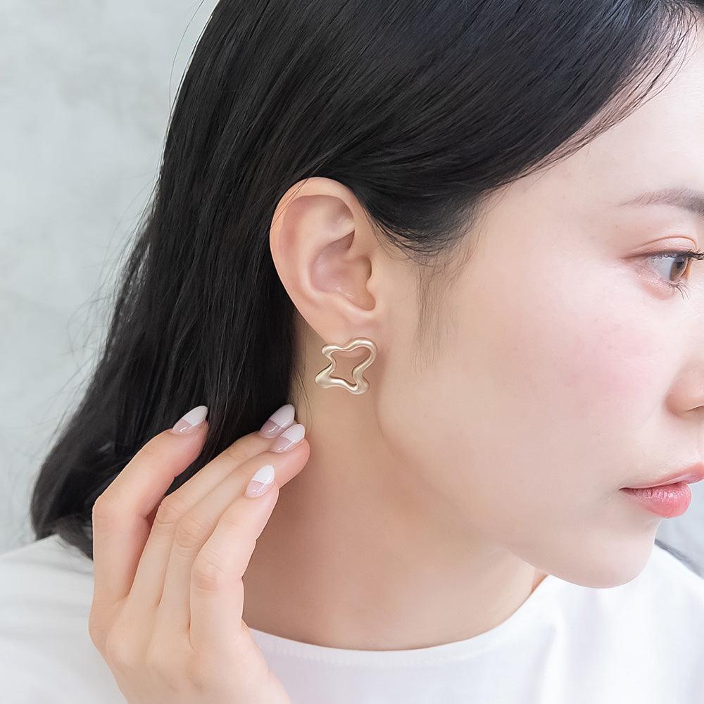 ピアス ニッケルフリー sable gold メタル ウエーブ メルト スタッドピアス
