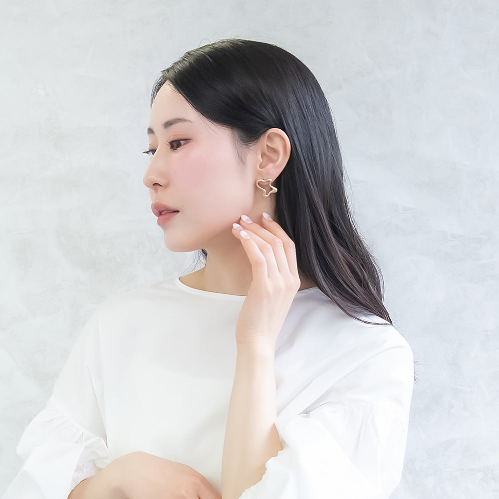 ピアス ニッケルフリー sable gold メタル ウエーブ メルト スタッドピアス