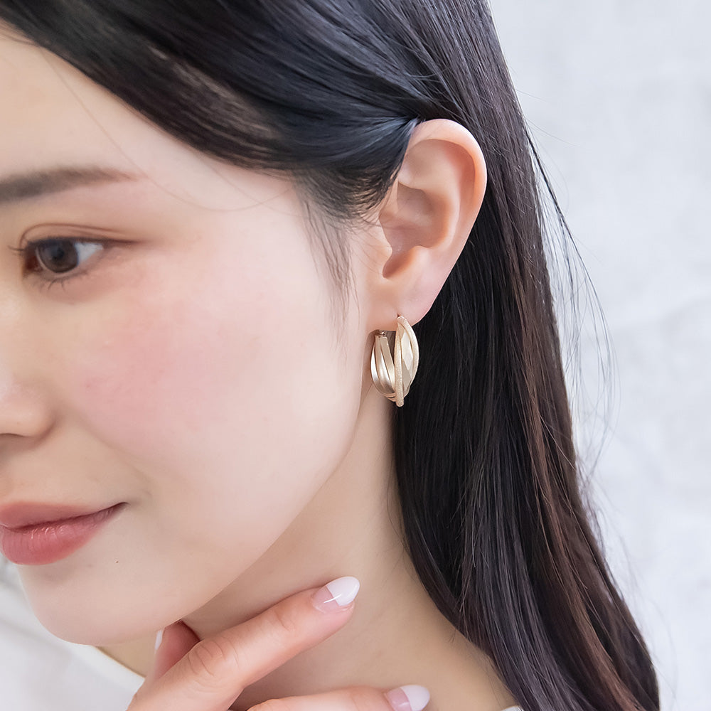 ピアス ニッケルフリー sable gold メタル ダイヤカット 梨地 クロス ライン フープピアス