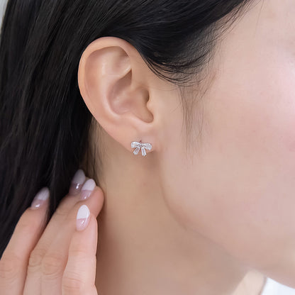 REFLET ニッケルフリー メタル キュービックジルコニア リボン 2way スタッドピアス