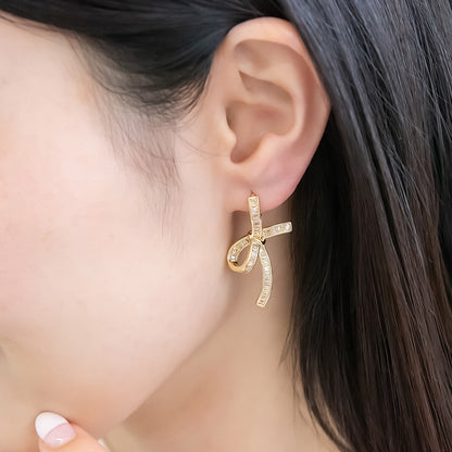REFLET ニッケルフリー メタル リボン キュービックジルコニア ワンタッチ フープピアス