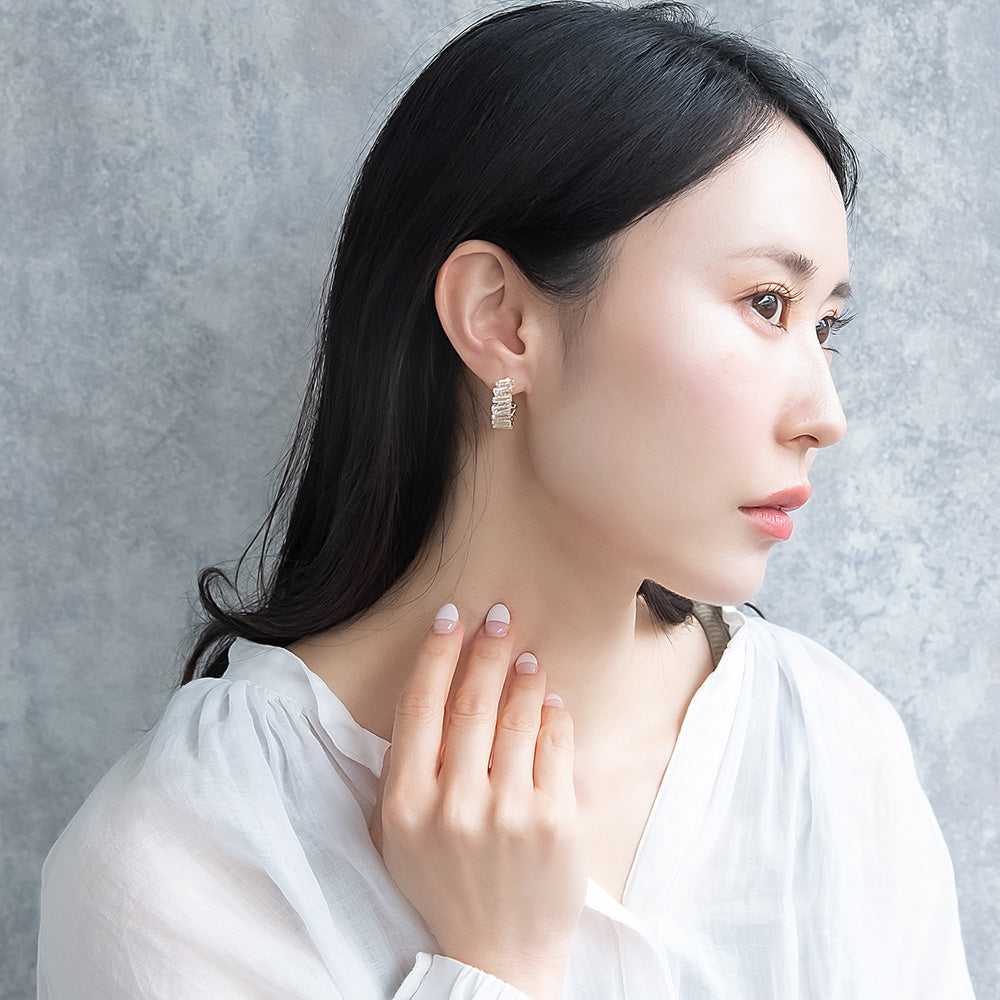REFLET ニッケルフリー メタル キュービックジルコニア トラピゾイド カット メニー フープピアス
