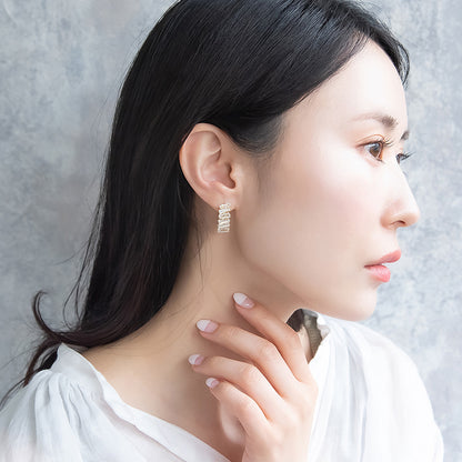 REFLET ニッケルフリー メタル キュービックジルコニア トラピゾイド カット メニー フープピアス