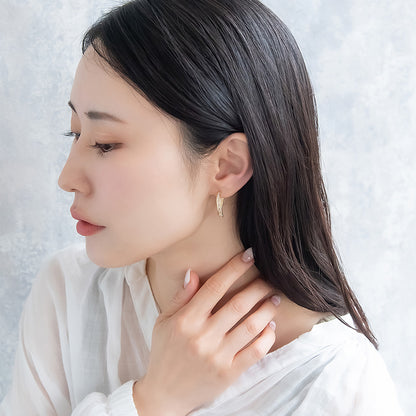 REFLET ニッケルフリー メタル ウエーブ ライン キュービックジルコニア メニー ワンタッチ フープピアス