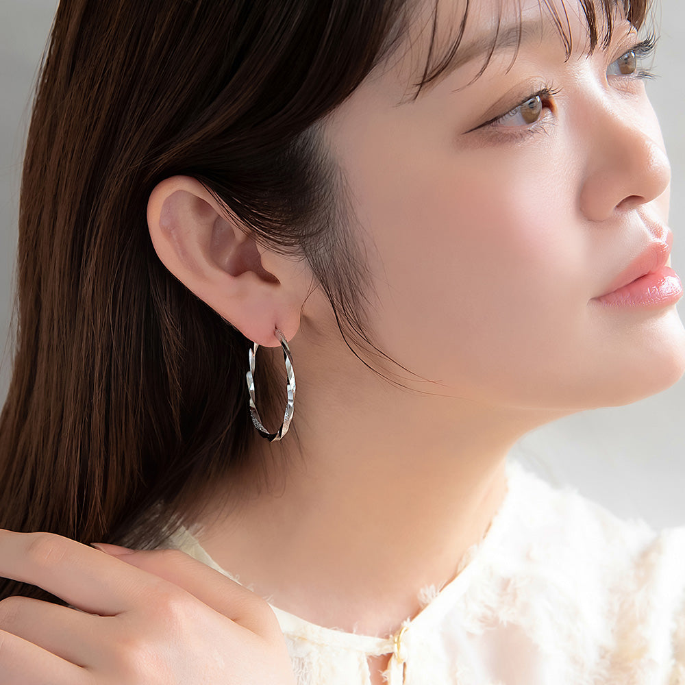 ピアス ニッケルフリー メタル 梨地 ツイスト フープピアス