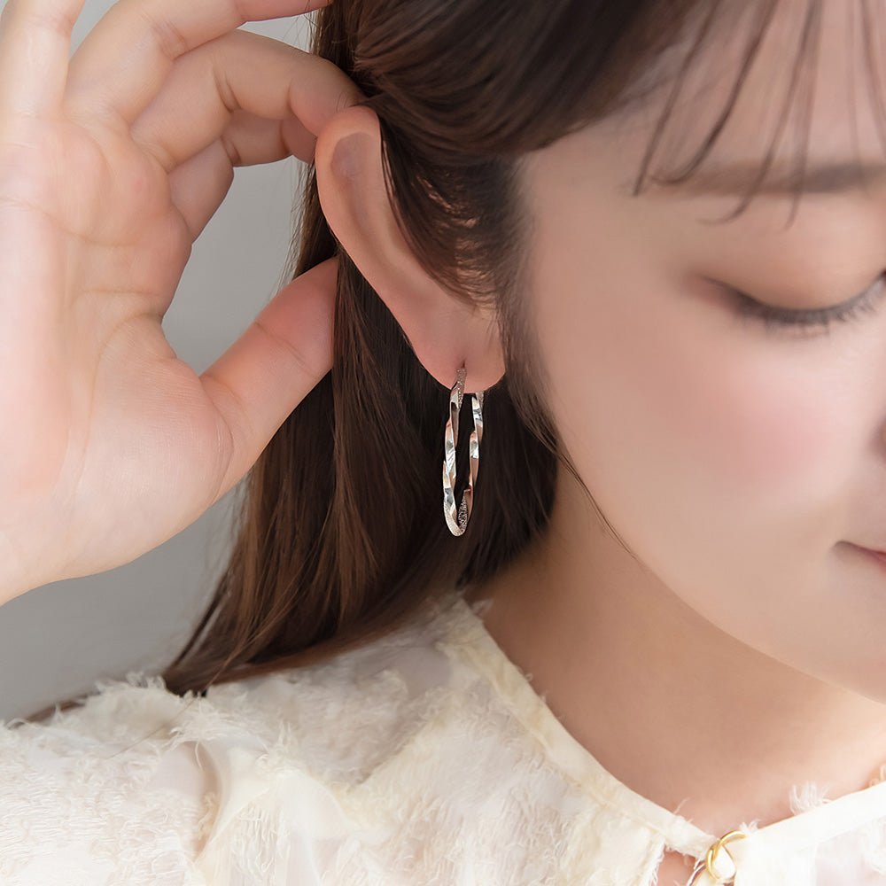 ピアス ニッケルフリー メタル 梨地 ツイスト フープピアス