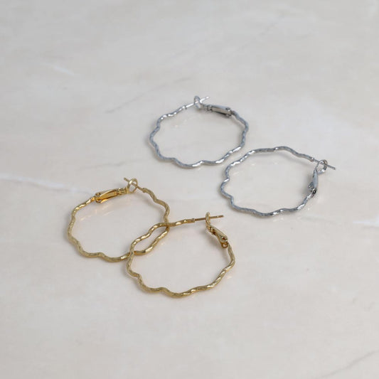 ピアス ニッケルフリー メタル ウエーブ フープピアス