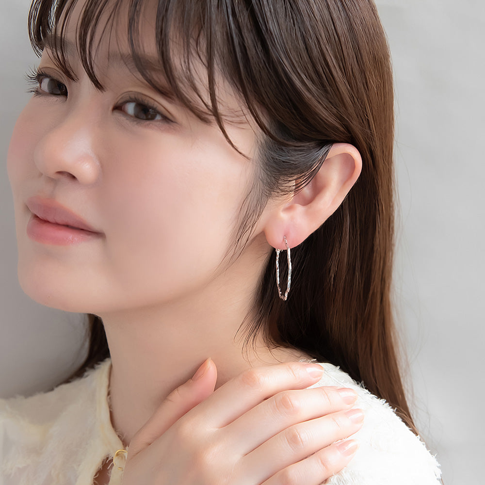 ピアス ニッケルフリー メタル ウエーブ フープピアス