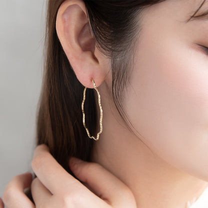 ピアス ニッケルフリー メタル ウエーブ フープピアス