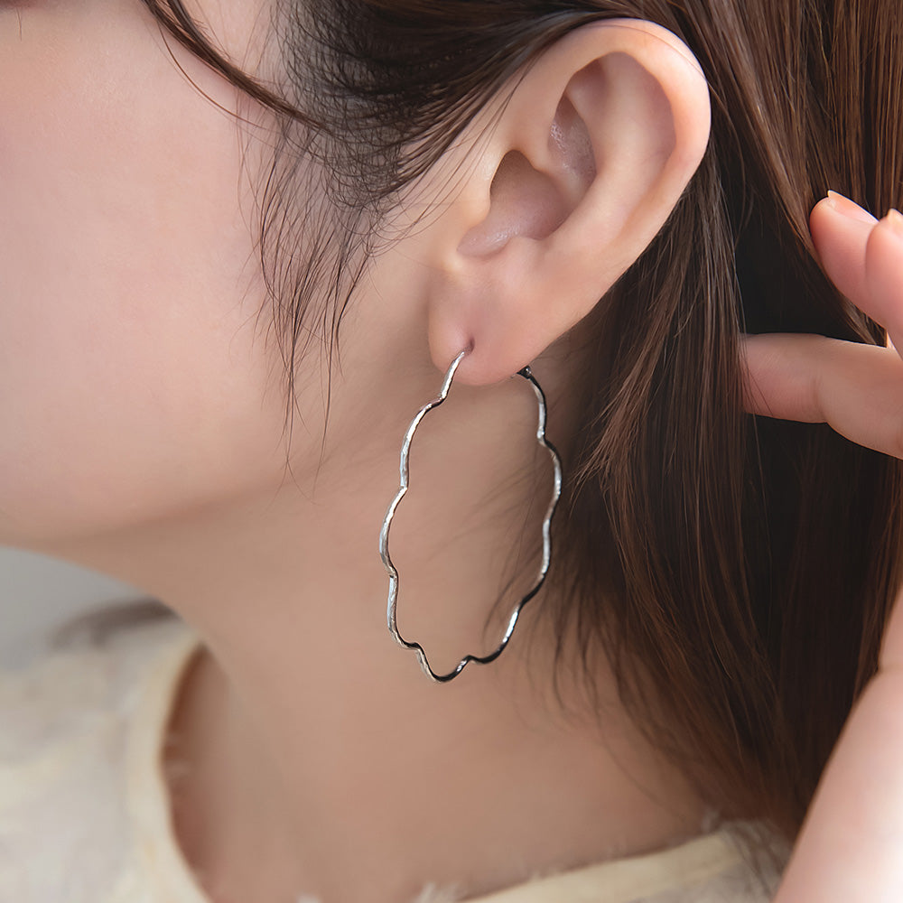 ピアス ニッケルフリー メタル ウエーブ フープピアス