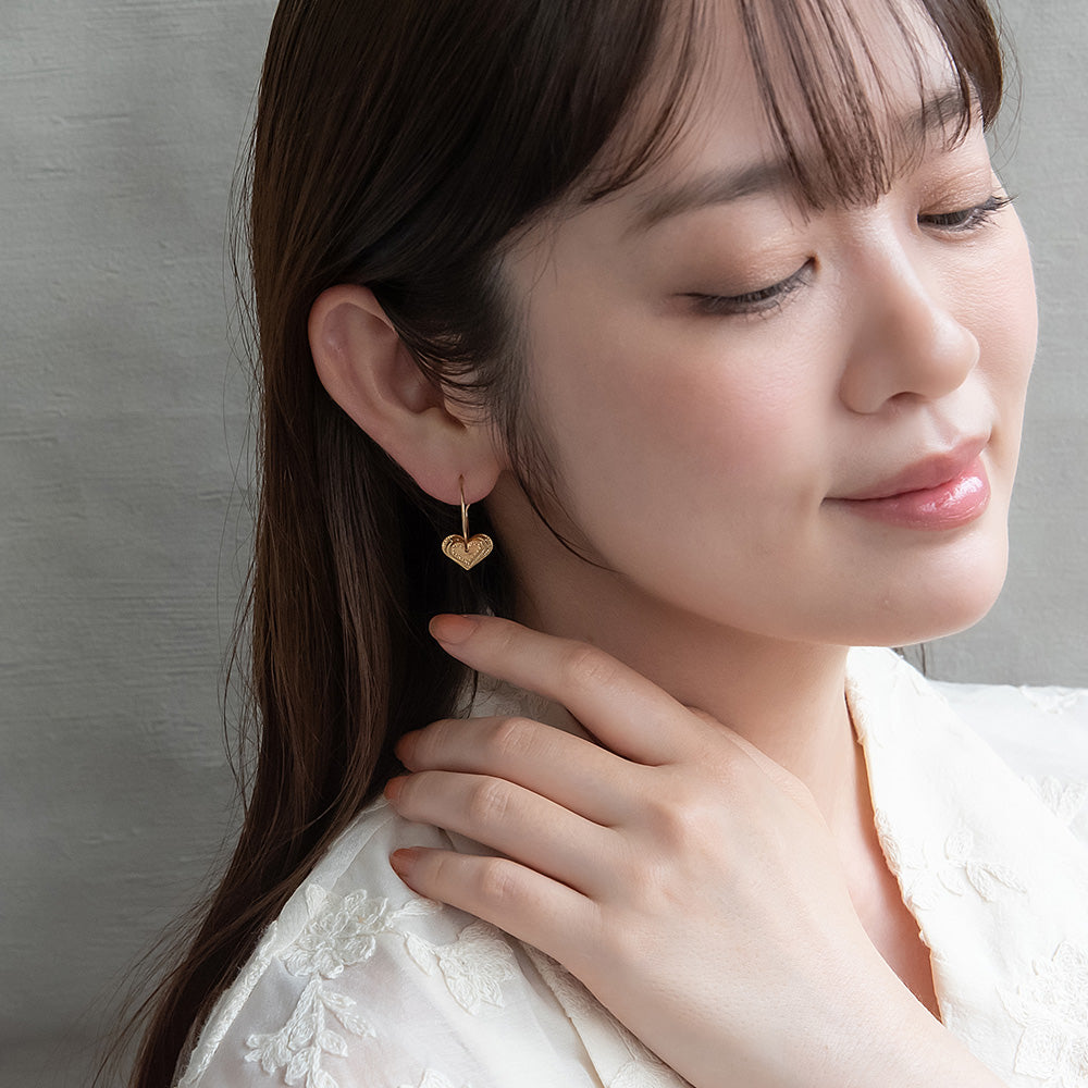 ピアス ニッケルフリー メタル プレート ハート フープピアス