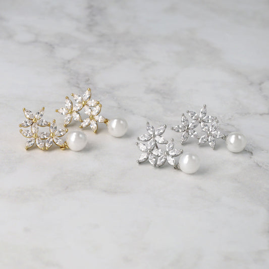 Classy ピアス ニッケルフリー メタル キュービックジルコニア トリプル フラワー パール チタンポスト スタッドピアス